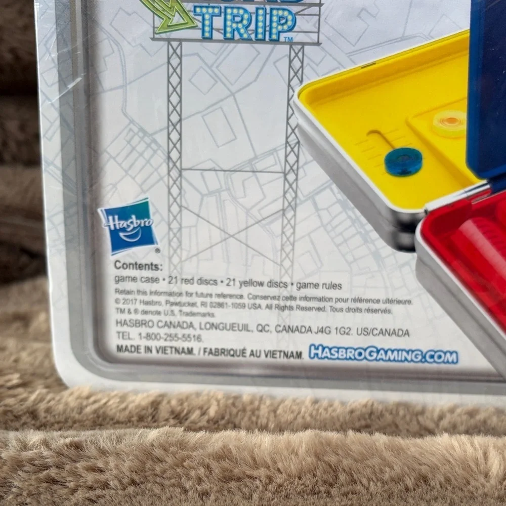 Hasbro Connect 4 Travel Edition - Red and Blue